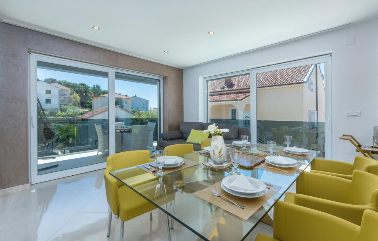 Modern Apartments With Shared Pool Near The Sea พูลา ภายนอก รูปภาพ