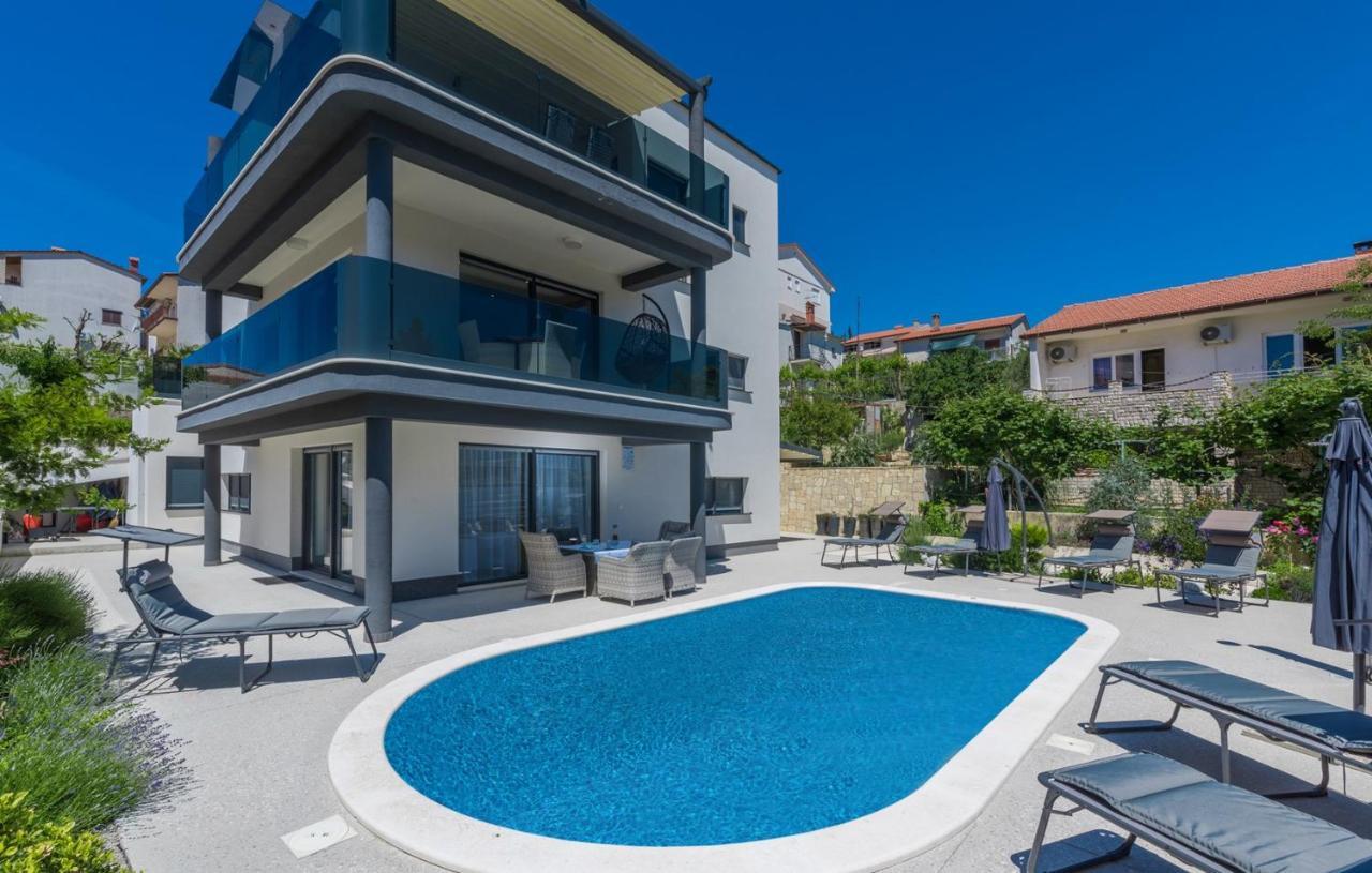 Modern Apartments With Shared Pool Near The Sea พูลา ภายนอก รูปภาพ